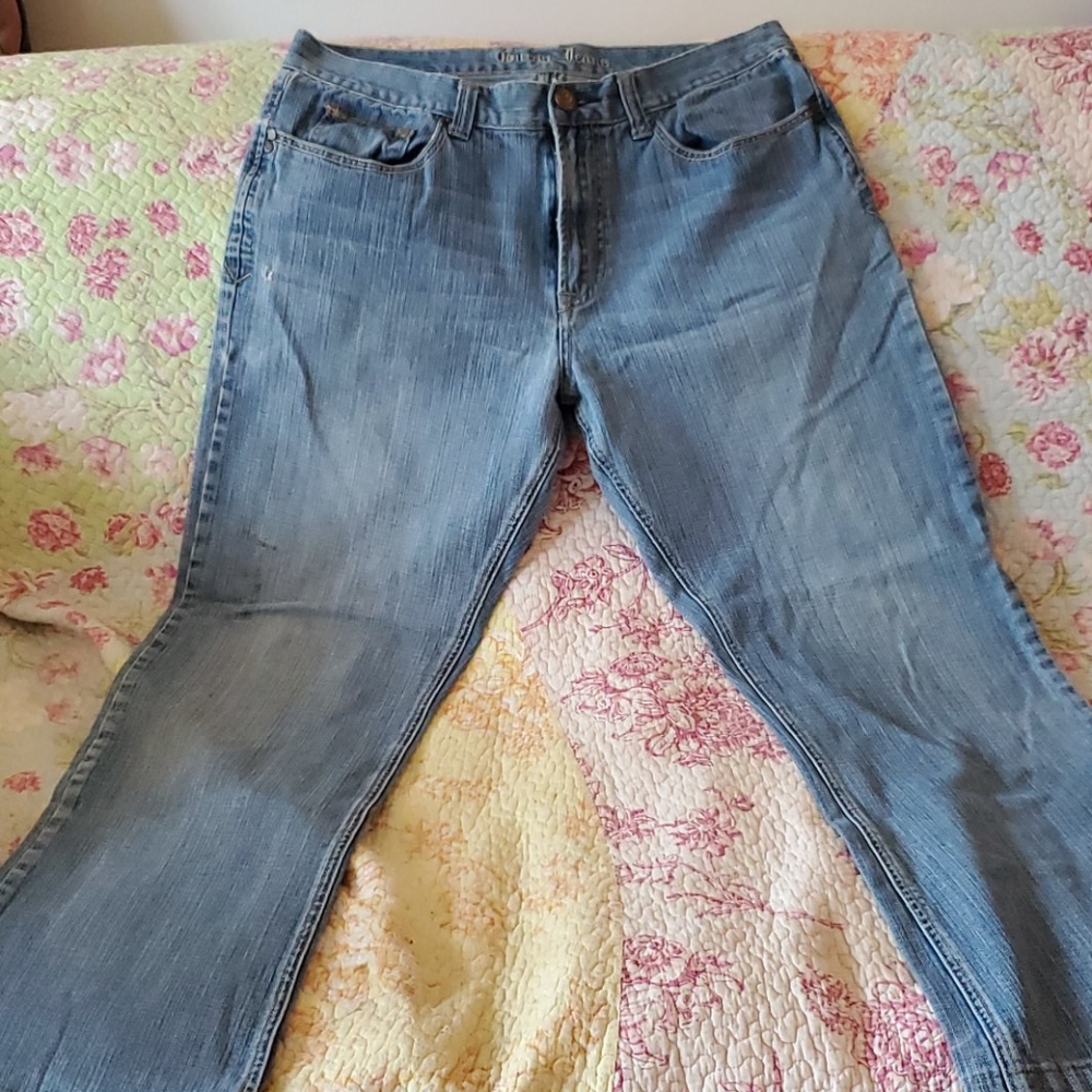 Guess Jeans.